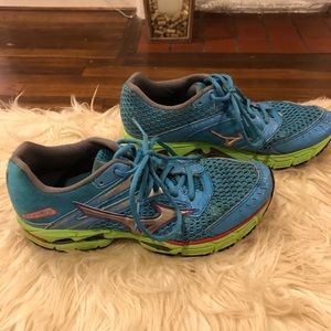 Mizuno Running shoe